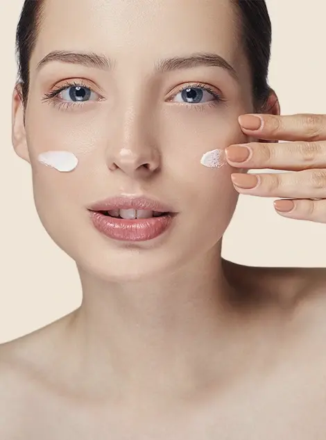Application of Epicalm cream on the face